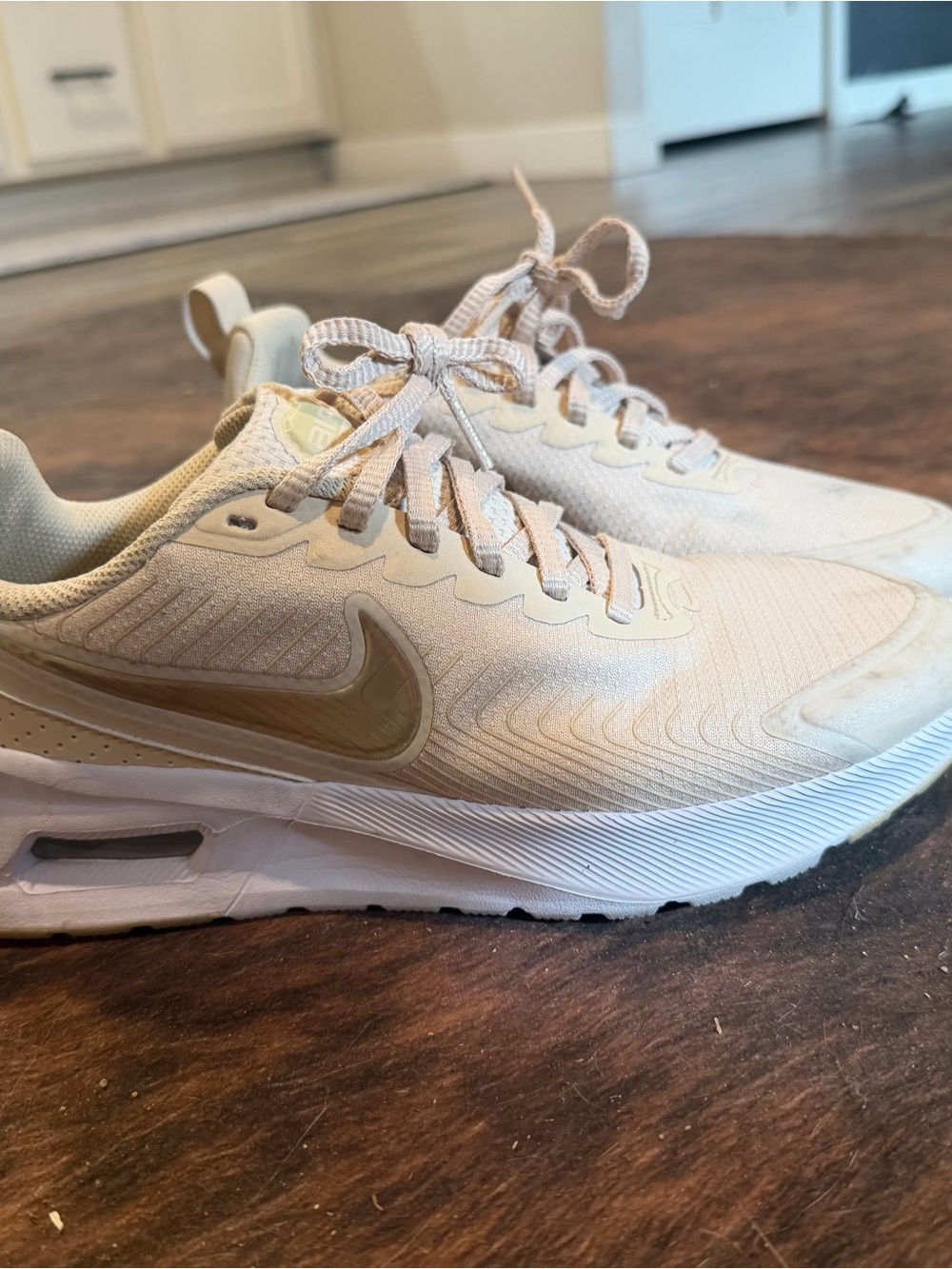 Nike Beige and White Casual Running Sneakers - Picture 1 of 3